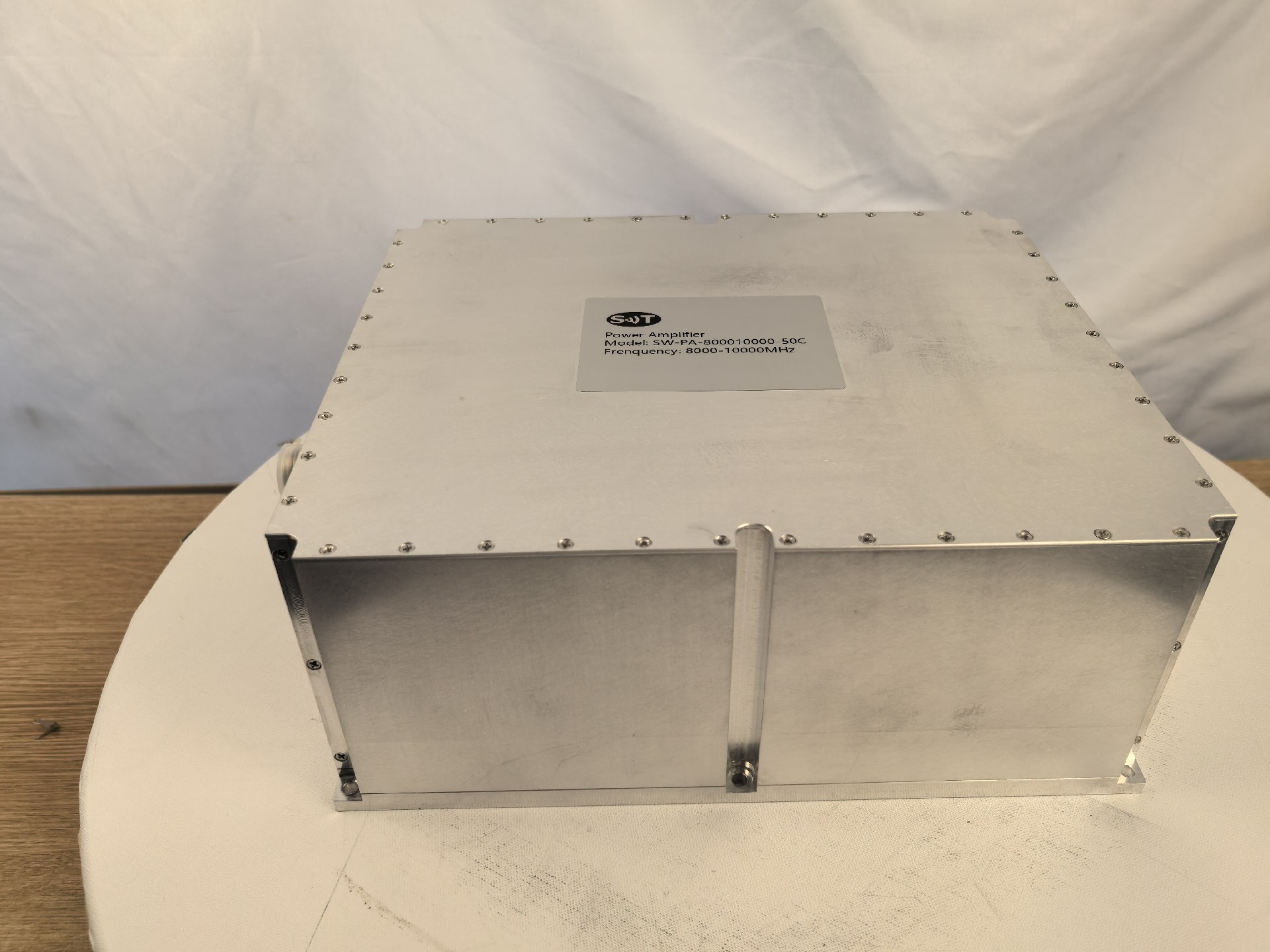 Overall appearance of SW-PA-800010000-50C 100W Power Amplifier