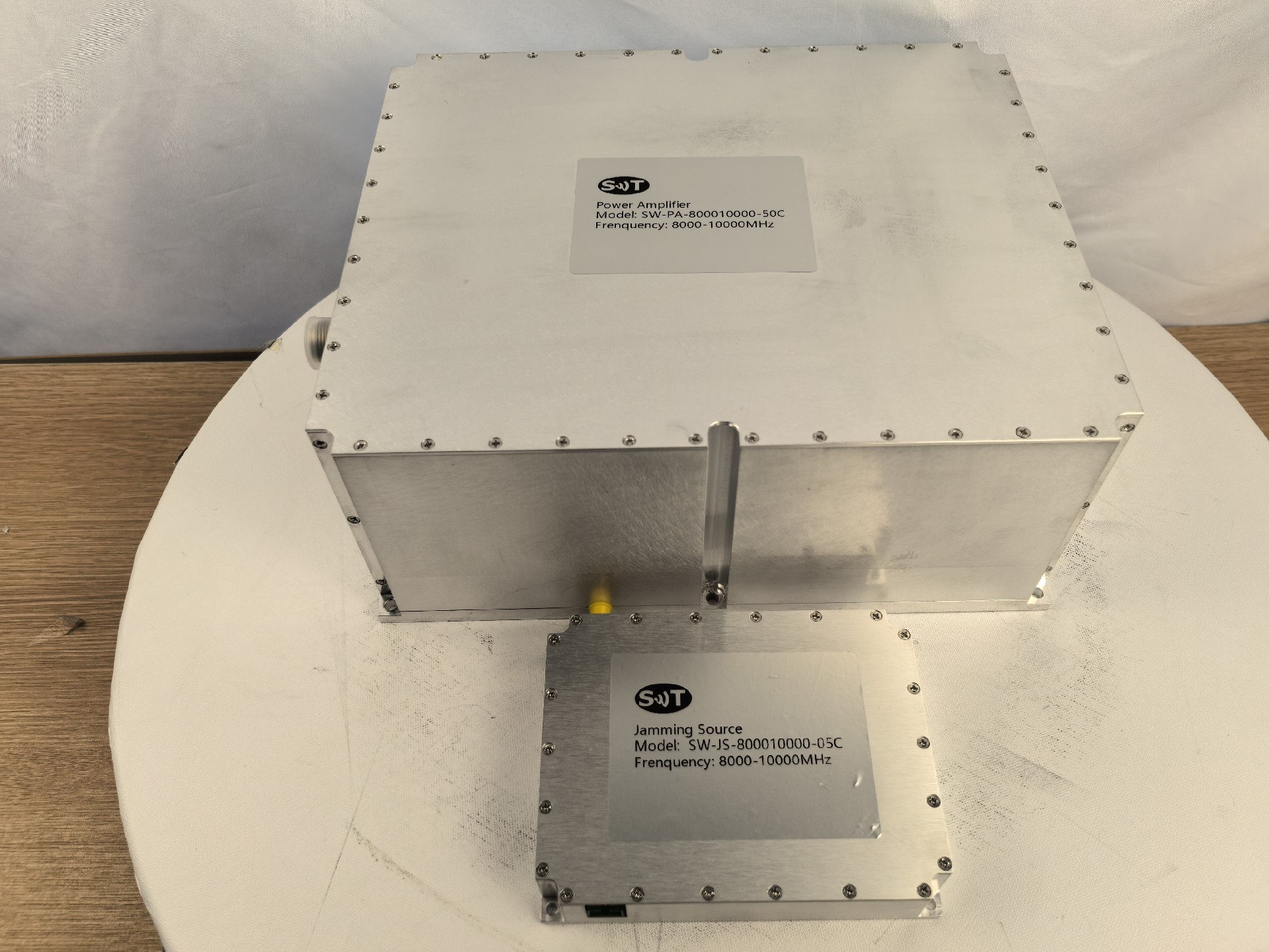 LED monitoring indicator area of SW-PA-800010000-50C power amplifier